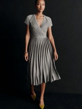 The Fold Size 12 Nara Stretch Pleated Dress in Metallic Gray